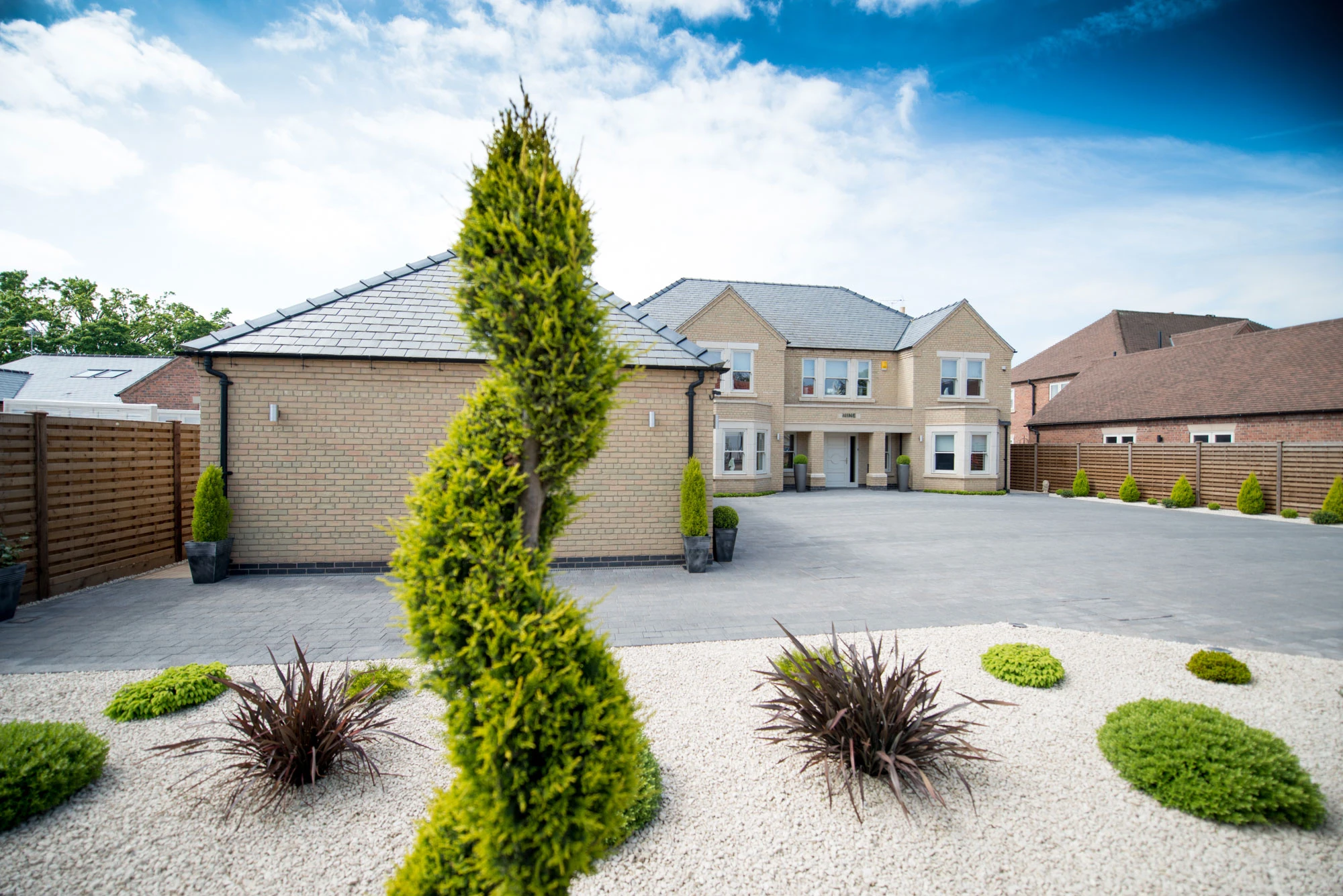 Epperstone High-End Property